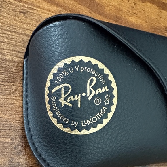 Ray-Ban Classic Black Leather Case - Picture 2 of 4